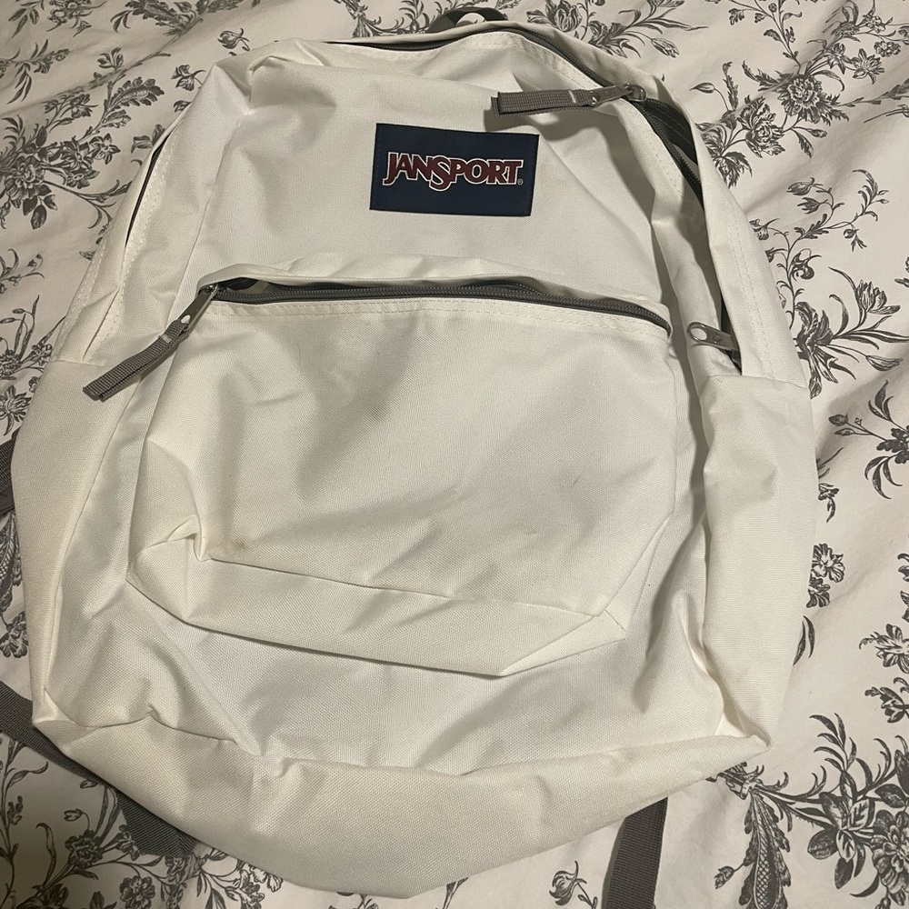 jansport backpack !!